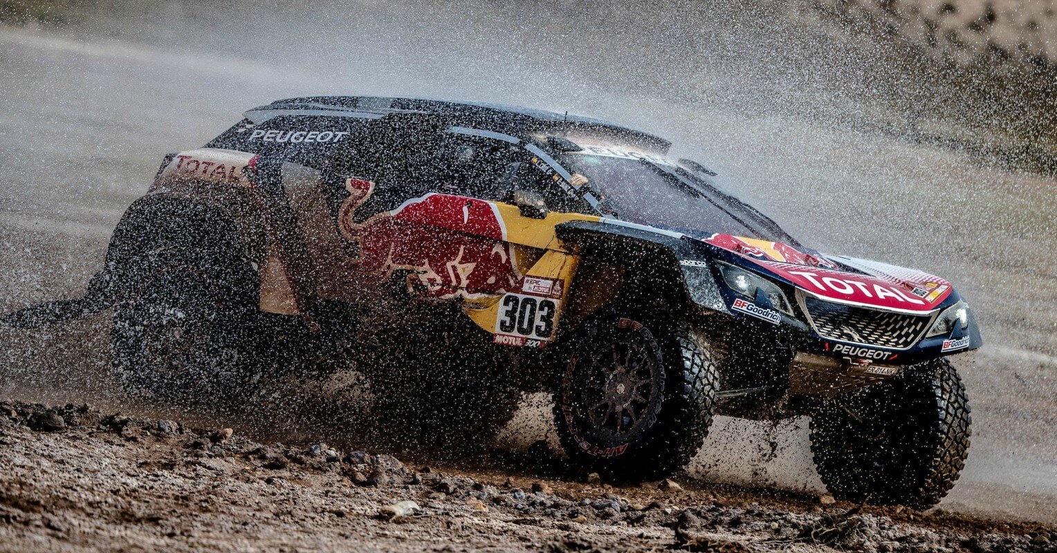 Carlos Sainz recibe una penalización extraña en el Dakar 2018