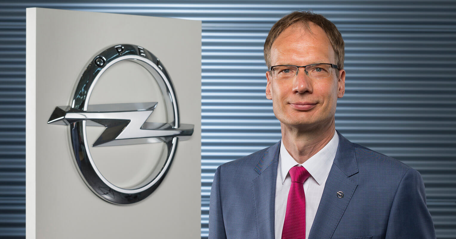 PSA quiere reducir el número de concesionarios Opel