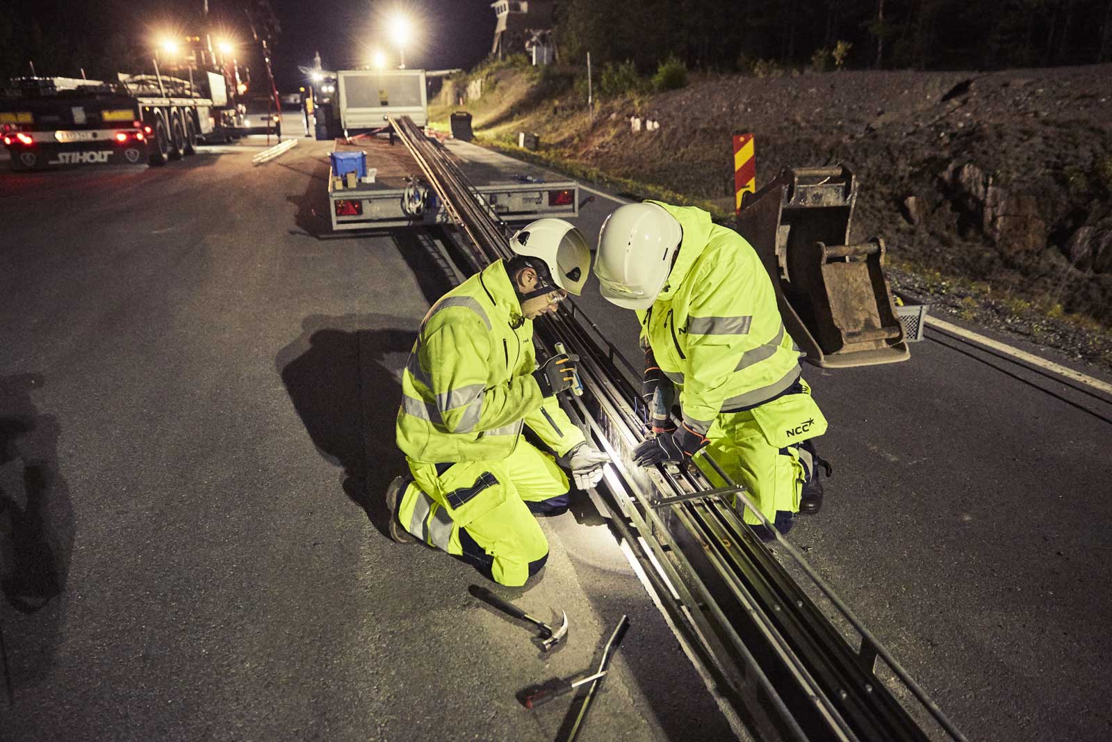 Esta carretera te permite recargar tu coche eléctrico mientras conduces