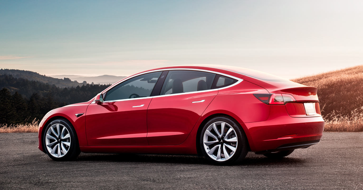 Tesla Model 3 trasera