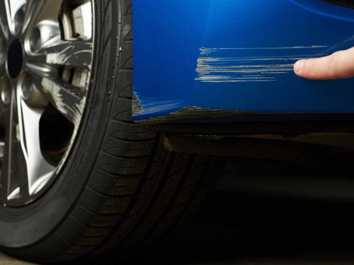 Cómo reparar y quitar arañazos de tu coche - Autofácil