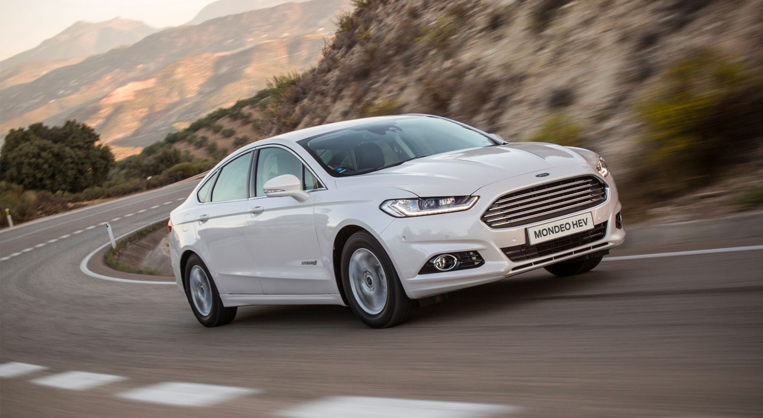 Ford lanzará el Mondeo Hybrid 2019 con carrocería familiar