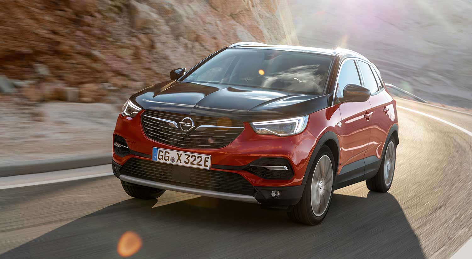 Opel Grandland X Hybrid4: características y lanzamiento