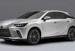 Lexus RX 2023: equipamiento, motores y precios