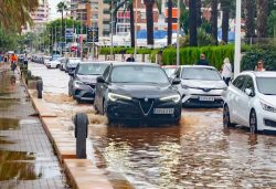 Qué hacer si el coche se inunda paso a paso