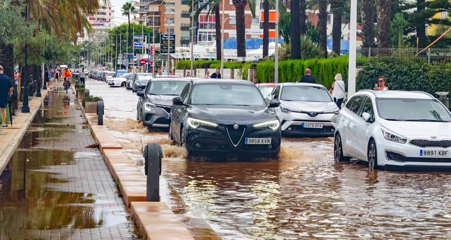 Qué hacer si el coche se inunda paso a paso