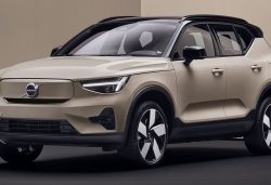 Volvo EX40 2025: motores, equipamiento y precios