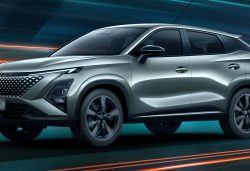 Omoda 5 SHS-H: motores, equipamiento y precios