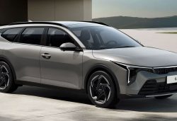 KIA K4 Sportswagon: motores, equipamiento y precios