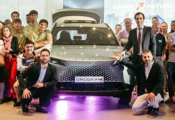 OMODA JAECOO celebra su éxito en España: 50.000 clientes y una “SHS Fever Night” con protagonismo de Omoda Blendio